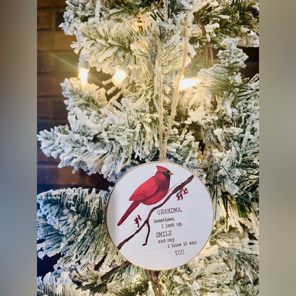 *Grandma Round Cardinal Ornament - Picture 10 of 12